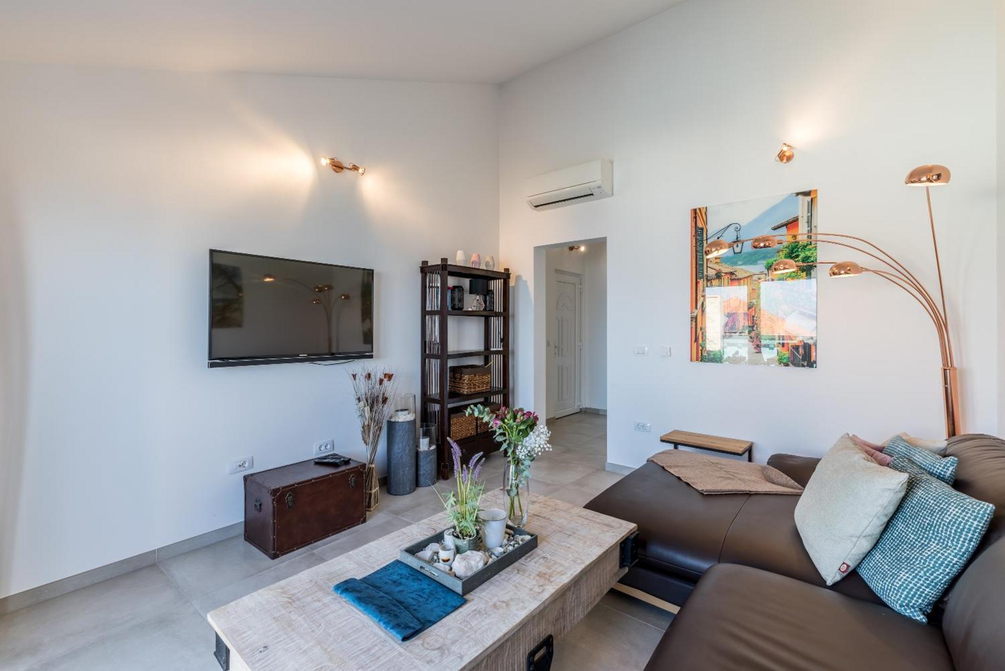 Villa Luce Del Sole Mirce 외부 사진